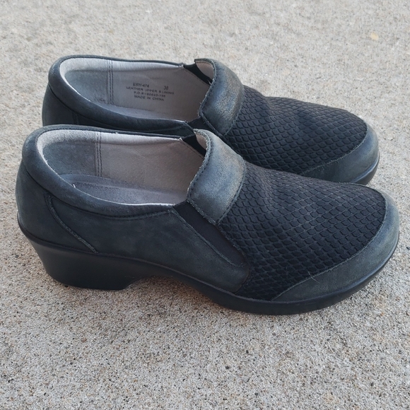 Alegria Shoes - Alegria Womens Eryn Anise Baby Tumble Clog Slip On Shoes Size 38 Slip Resistant